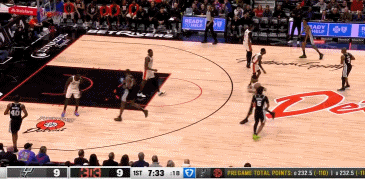 控场大师不太稳??保罗上半场以两次走步违例