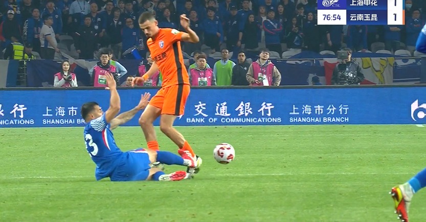 直播吧:申花vs玉昆出现3次争议判罚,玉昆将向中足联提出申诉