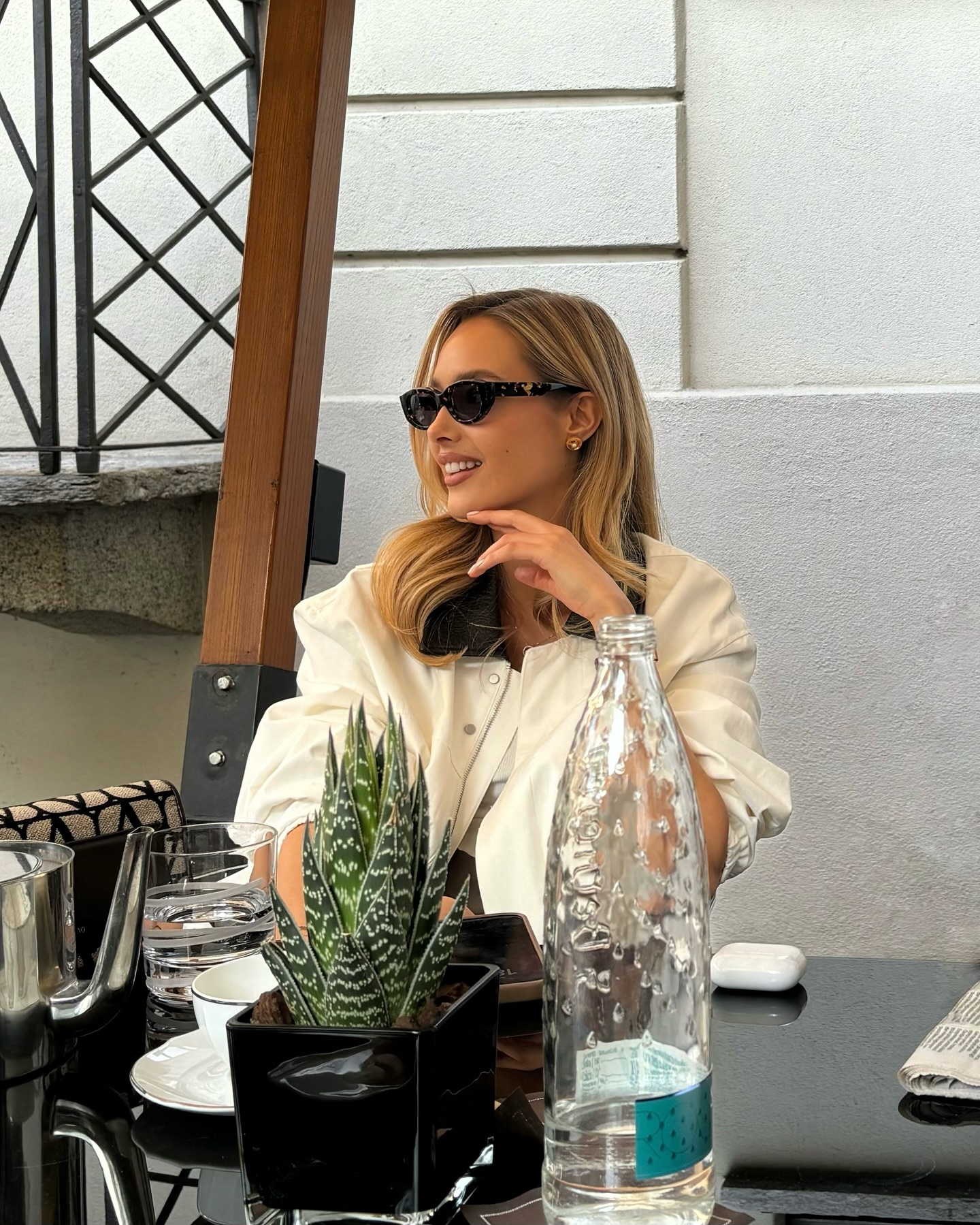 【社交秀】鲁加尼妻子与卡里乌斯妻子性感工作照PK